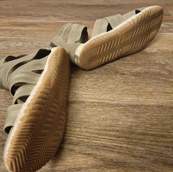 Sorel Out & About Plus Sandals Elastic Gladiator sage green women's 8.5 - Picture 4 of 7